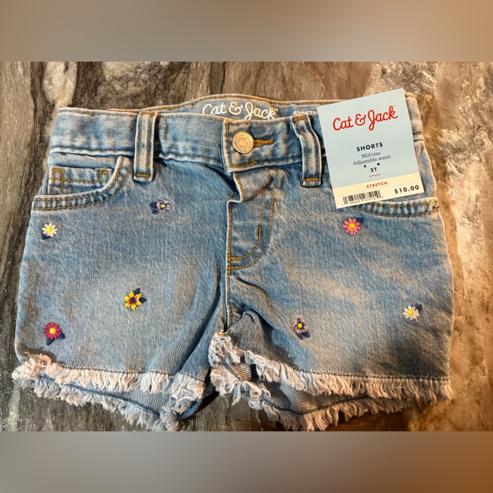 ❤️NWT Cat & Jack Denim Flower Embroidery Shorts size 2T
